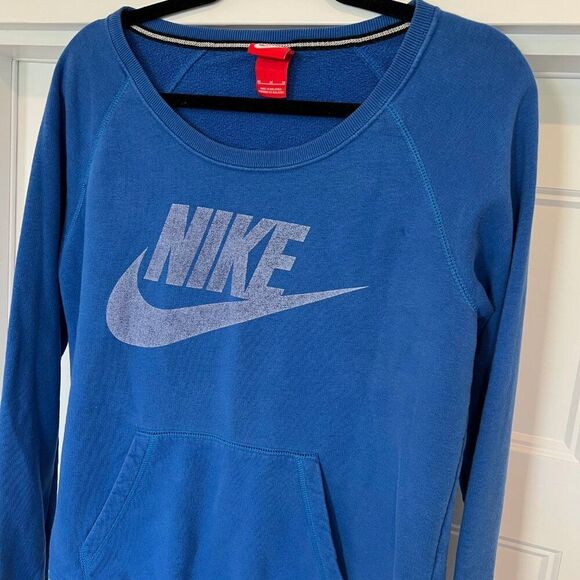 Nike Vintage Y2K Blue Logo Front Pocket Cozy Fleece Crewneck Sweatshirt, Medium - Picture 3 of 7